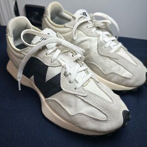 Women's | New Balance 327 | Casual Sneakers